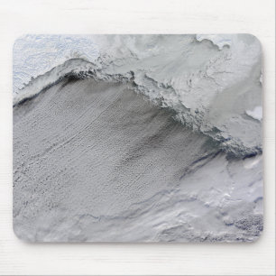 Treibeis- und Wolkenstraßen im Bering-Meer Mousepad
