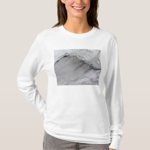 Treibeis- und Wolkenstraßen im Bering-Meer T-Shirt