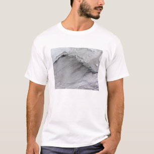 Treibeis- und Wolkenstraßen im Bering-Meer T-Shirt