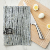 Treibholz in den Schatten des grauen Strandes Geschirrtuch (Viertel Falte)