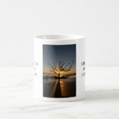 Treibholz zu verarbeiten, erfüllt mich mit Freude, Kaffeetasse (Mittel)
