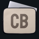 Trend Color Soft Taupe Laptop-Sieb Laptopschutzhülle<br><div class="desc">Die trendige Frühlingsfarbe: Soft Taupe. Moderner und stilvoller Laptop-Sleeve mit individualisierbarem Monogramm in klassisch braunem minimalistischem Schriftart. Das schlichte und saubere Design in einer soliden Farbe bietet einen zeitlosen und klassischen Anklang. Entdecken Sie unsere Frühlingsfarben für weitere Produkte in der gleichen Farbe oder entdecken Sie andere stilvolle Farben, die zu...</div>