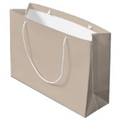 Trend Farbe - Soft Taupe Große Geschenktasche Geschenktüte (Rückseite Schrägansicht)