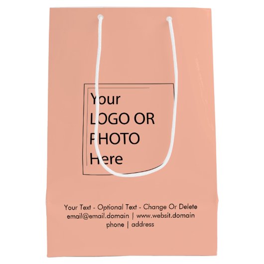 Trend Farbe - Weichzeichner-Medium-Logo-Geschenktü Mittlere Geschenktüte (Rückseite)