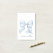 Trendblauer Bow Personalisiert mit Name Monogram Post-it Klebezettel (Auf Schreibtisch)