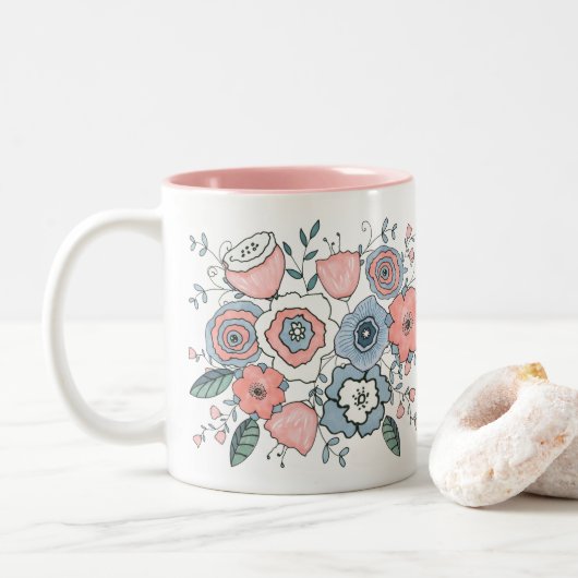 Trendblush Pink Blue Boho Blume Zweifarbige Tasse (Mit Donut)