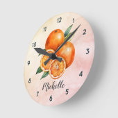 Trendfarbene Personalisierte Orangenfrucht Runde Wanduhr (Winkel)