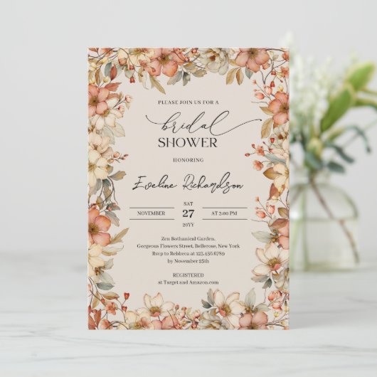 Trendfarbene Wildblumen Wiese Brautparty Einladung (Stehend Vorderseite)