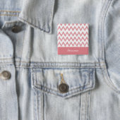 Trendfarbener Bleistift Zickzack Zigzags mit Namen Button (Beispiel)