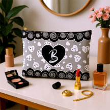 Trendfarbenes und silberes Herz mit Punkten und Wi