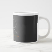 Trendgraue Monogram Schlicht Jumbo-Tasse (Rechts)