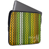 Trendgrün gelb Zickzack Zigzag Custom Monogram Laptopschutzhülle (Vorne Rechts)