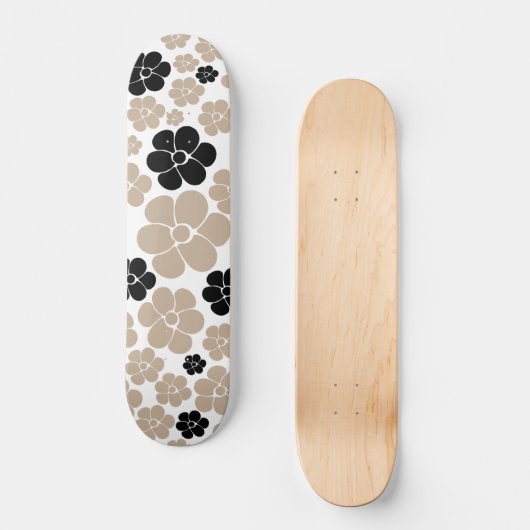 Trendige Blume Muster in Taupe, Schwarz und Weiß Skateboard (Vorderseite)