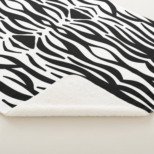 trendige, gürtnisch schicke schwarz-weiße Zebrastr Sherpadecke (3/4)