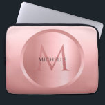 Trendige Rose Gold Template Elegant Mit Monogramm Laptopschutzhülle<br><div class="desc">Trendy Rose Gold Template Elegant Mit Monogramm Moderne Laptop Sleeve / Case.</div>