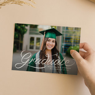 Trendige Schrift mit Band zum Abschlussfoto Abitur Einladung