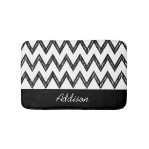 Trendiger Bleistift Schwarz-Weiß-Chevron mit Namen Badematte