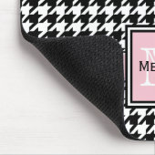 Trendiges grafisches Hahnentrittmuster mit benutze Mousepad (Ecke)