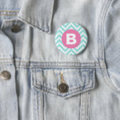 Trendiges Hellblau-Chevron-Rosa-Monogramm Button (Beispiel)