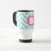Trendiges Hellblau-Chevron-Rosa-Monogramm Reisebecher (Vorderseite Links)