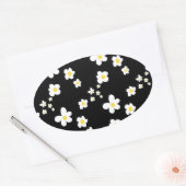 Trending daisy Muster schwarz gelb weiß, modern Ovaler Aufkleber (Umschlag)