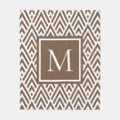 Trendmedium braune Monogramm-Arrow-Diamantmuster Fleecedecke (Vorderseite)