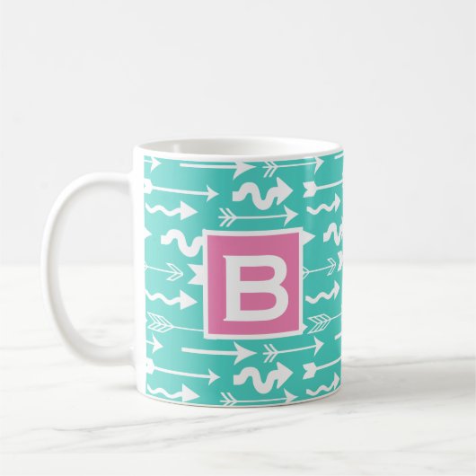 Trendpfeile Muster Aquamarin und rosa Monogramm Kaffeetasse (Links)