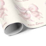 Trendrosa Bow Personalisiert mit Name Monogram Geschenkpapier<br><div class="desc">Genießen Sie Ihr Geschenk mit unserem trendigen, rosafarbenen, Personalisierten Wrapping Paper, das eine perfekte Mischung aus Vintagem, gürnischem Charme und modernem Coquette-Stil bietet. Das Verpackungspapier ist mit einem atemberaubenden Wasserfarbenbogen in einem weichen Rosa-Schatten versehen, ergänzt durch ein personalisiertes Namensmonogramm, das jedem Paket eine Touch Eleganz verleiht. Dieses Design ist ideal...</div>