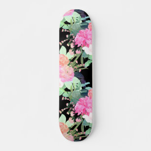 Trendrosa und schwarze Blume Aquarellgestaltung Skateboard