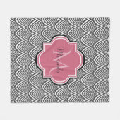 Trendschwarz angestrichene Scallops Pink Monogram  Fleecedecke (Vorderseite (Horizontal))