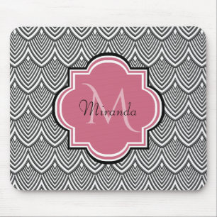 Trendschwarz angestrichene Scallops Pink Monogram  Mousepad