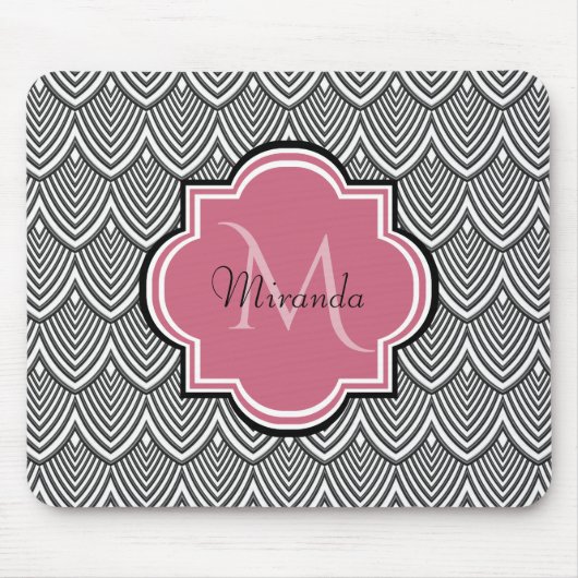Trendschwarz angestrichene Scallops Pink Monogram  Mousepad (Vorne)