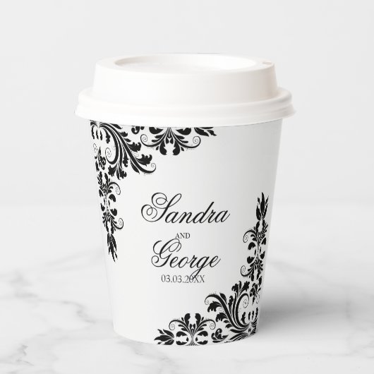 Trendschwarzer Spitzenpapier-Cup Pappbecher (Vorderseite)