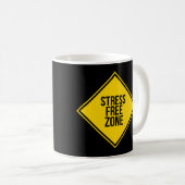 Trendstress Free Zone Zitat gelb schwarz Kaffeetasse (VorderseiteRechts)