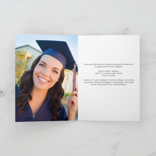 Trendy 2025 Abschluss Foto Weiße Schrift geklappt Ankündigung (Innenseite)