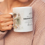 Trendy 2 Foto Werden Sie meine Bridesmaid? Vorschl Kaffeetasse<br><div class="desc">Frag deiner Schwester,  deiner Leidenschaft,  deine Brautjungfrau bei deiner Hochzeit zu sein,  mit diesem angesagten und einzigartigen Design. Mit 2 Fotos von Ihnen und dann Person Ihren frag,  mit handgeschriebenem Kalligraphieskript-Schriftart für die Namen und eine Serif-Textvorlage. Das ist ein wunderbares Brautjungweih-Geschenk.</div>