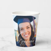 Trendy Abschluss Foto Weißes Skript-Party Pappbecher (Rückseite)