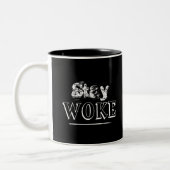 Trendy Activist Stay Woke Black and White Zweifarbige Tasse (Links)
