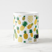 Trendy-Ananas-Muster| Name hinzufügen Jumbo-Tasse (Vorderseite)