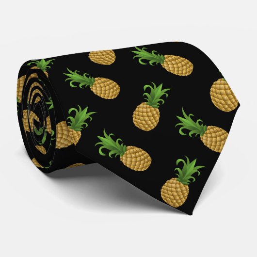 Trendy Angled Pineappmuster auf schwarzer Krawatte (Gerollt)