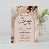 Trendy Arch Earthy Textures Real Rose Gold Wedding Folieneinladung (Stehend vorne)