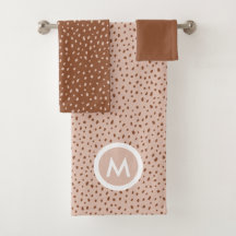 Trendy Beige Monogram mit Terracotta Boho Brown