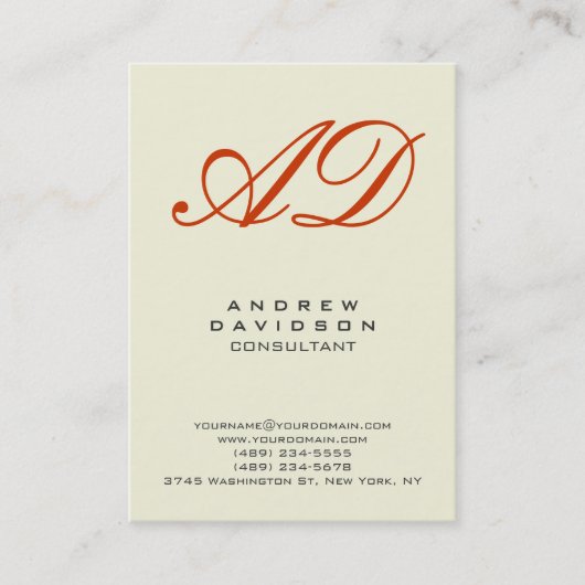 Trendy Beige Vertical Red Monogram Business Card Visitenkarte (Vorderseite)