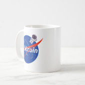 Trendy Bitcoin Astronaut Space Crypto Kaffeetasse (Vorderseite Links)