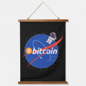 Trendy Bitcoin Astronaut Space Crypto Wandteppich Mit Holzrahmen (Vorderseite)