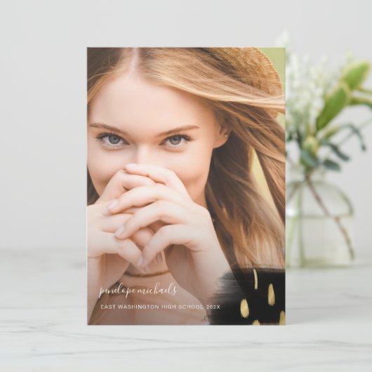 Trendy Black and Gold Splashes Graduation Party Einladung (Stehend Vorderseite)