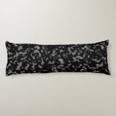 Trendy Black and Gray Camouflage Pattern Seitenschläferkissen (Rückseite)
