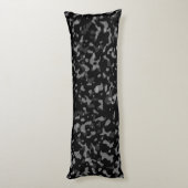 Trendy Black and Gray Camouflage Pattern Seitenschläferkissen (Rückseite (Vertikal))