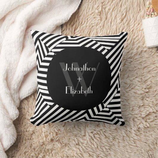 Trendy Black and White Monogram Stripes Wedding Kissen (Decke)
