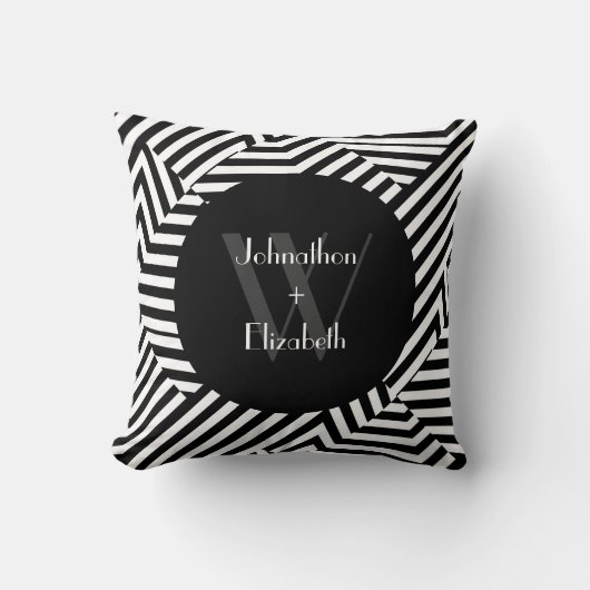 Trendy Black and White Monogram Stripes Wedding Kissen (Vorderseite)